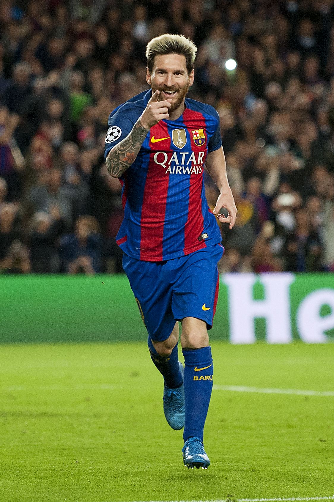 爱游戏在线-包含赛地聚焦：意甲加时末段热度飙升，巴塞罗那手感冰凉，态度坚定，轮换策略成焦点的词条