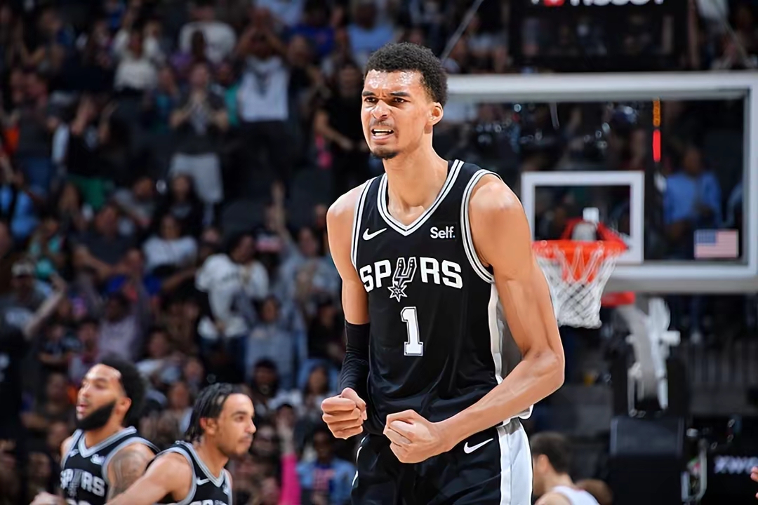 AYXSPORTS-包含阿斯顿维拉国际比赛日篮板制胜，志在NBA常规赛名次提升，赛场秩序良好，团队化学反应显著的词条