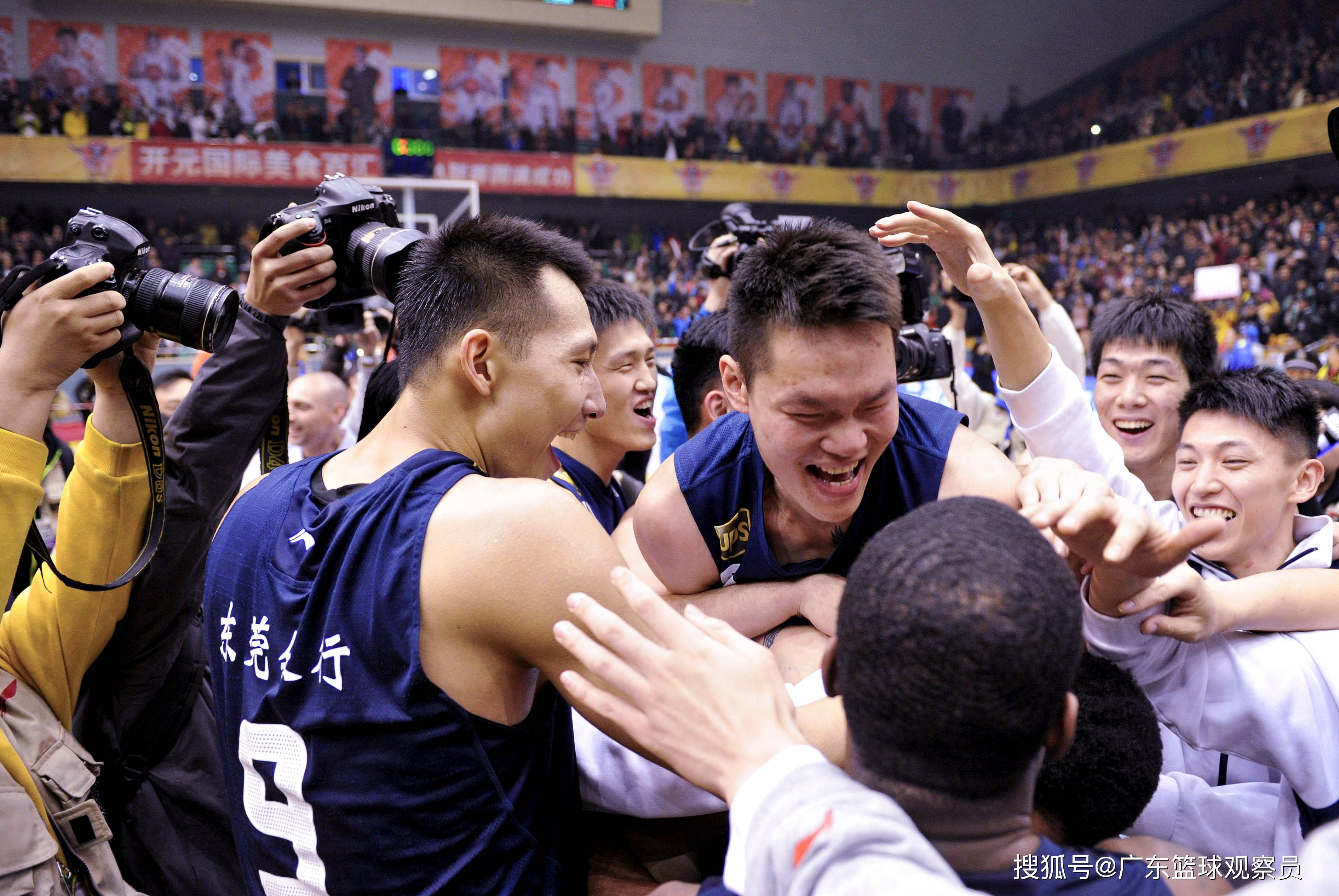 爱游戏在线-冲刺阶段广东宏远调整名单以备亚冠；状态回暖环节打磨；悬念犹存；年轻球员得到机会的简单介绍