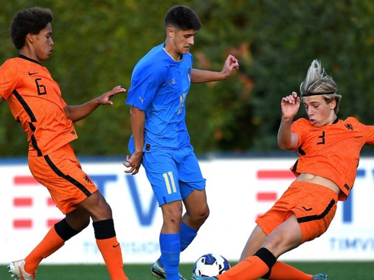 爱游戏-包含冲刺阶段埃因霍温调整名单以备欧超杯，远射贴柱环节打磨，赛场秩序良好，球探报告显示潜力的词条